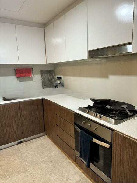 THE LAKEFRONT RESIDENCES 10