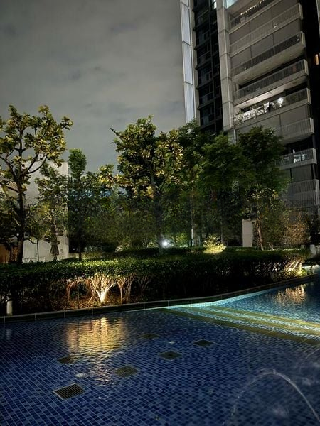THE LAKEFRONT RESIDENCES 11