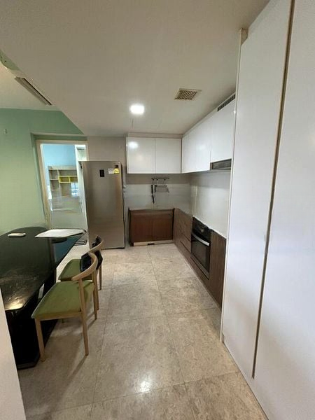 THE LAKEFRONT RESIDENCES 2