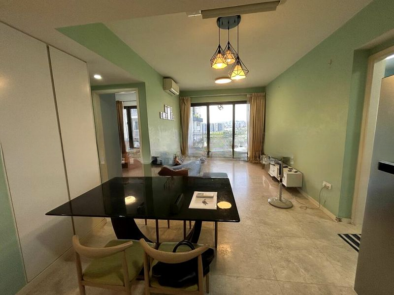 THE LAKEFRONT RESIDENCES 6