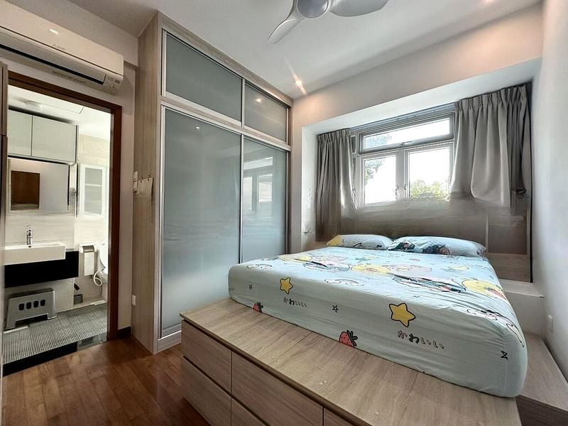 EAST ELEGANCE 8
