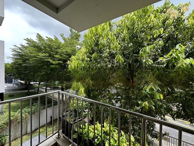 EAST ELEGANCE 9