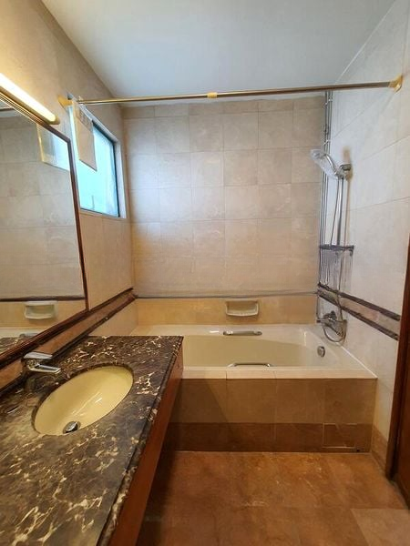 GOLD PALM MANSIONS 9