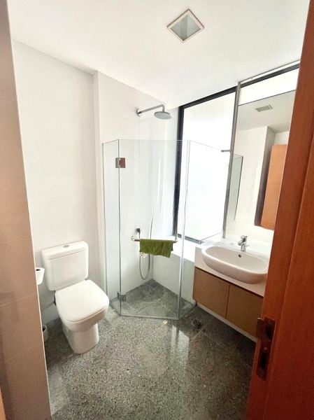 ILLUMINAIRE ON DEVONSHIRE 11