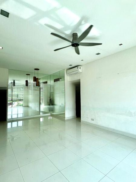 LANDBAY CONDOMINIUM 3