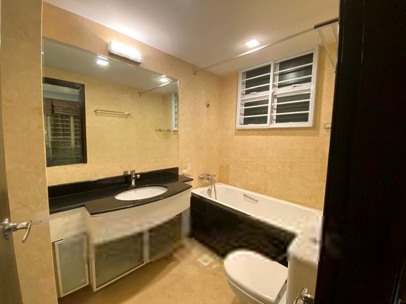 SUNNY PALMS 4