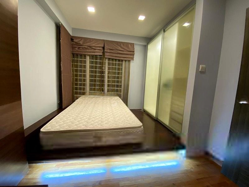 SUNNY PALMS 2