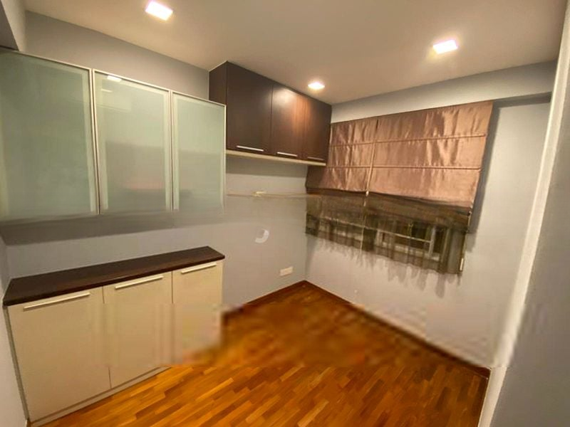 SUNNY PALMS 3