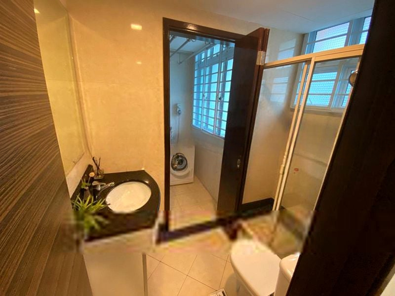SUNNY PALMS 10