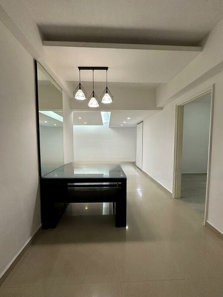 ESCADA VIEW 4