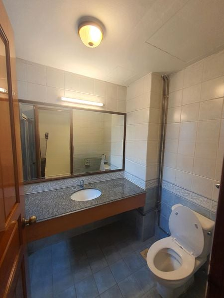 GOLD PALM MANSIONS 11