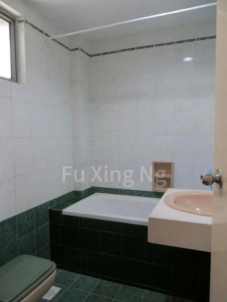 THE RIVERSIDE PIAZZA 4