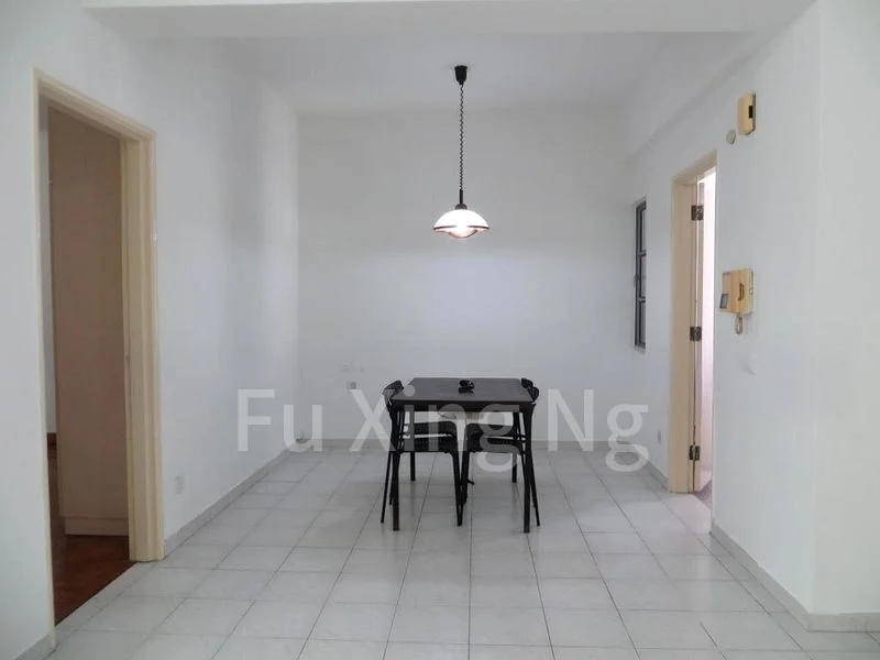 THE RIVERSIDE PIAZZA 9