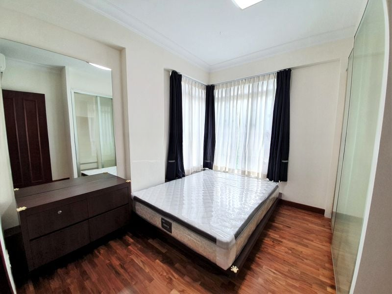 SUNNY PALMS 3