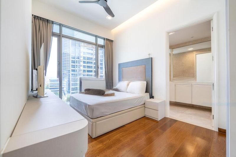 KINGSFORD . HILLVIEW PEAK 2