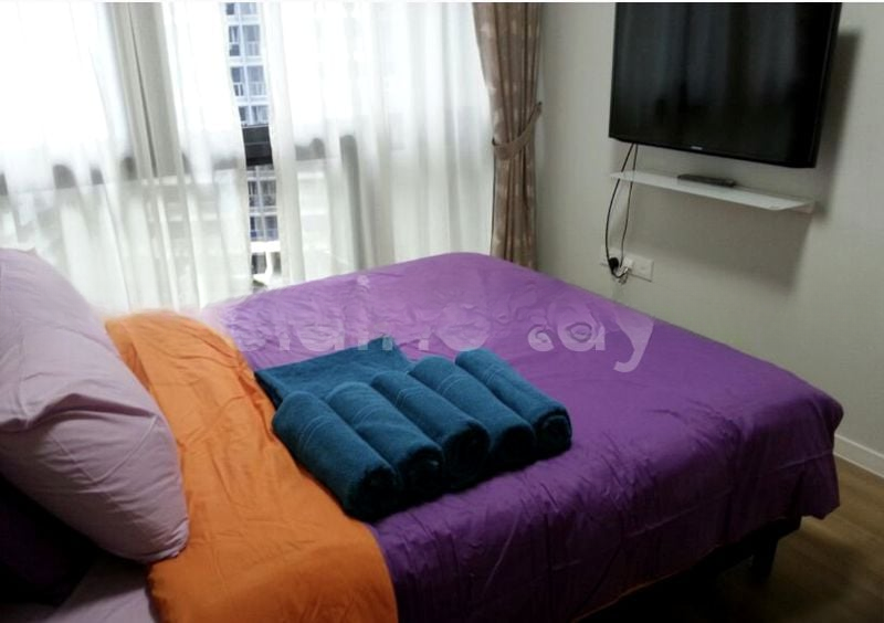 THE LAKEFRONT RESIDENCES 4