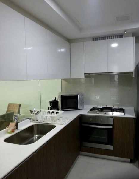 THE LAKEFRONT RESIDENCES 6