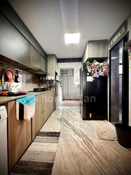 ANG MO KIO AVE 10 12