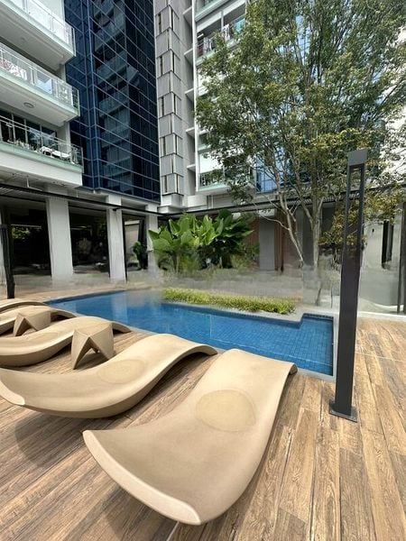 WILSHIRE RESIDENCES 1