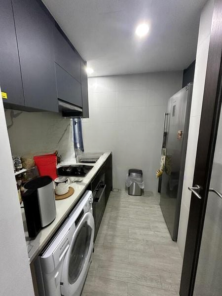 WILSHIRE RESIDENCES 11