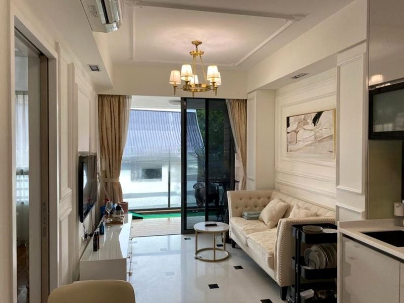 SOPHIA HILLS 6