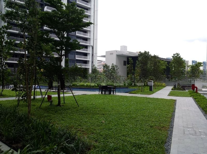 THE LAKEFRONT RESIDENCES 5