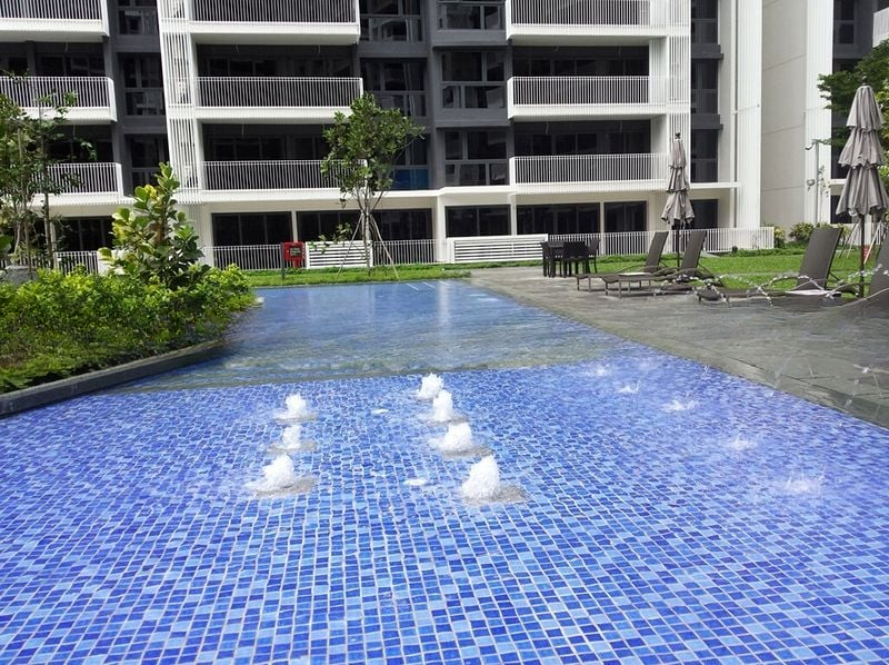 THE LAKEFRONT RESIDENCES 8