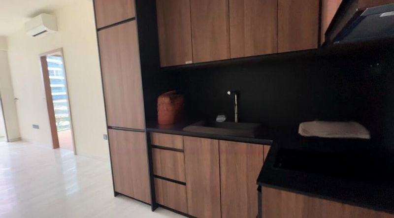 COASTLINE RESIDENCES 6