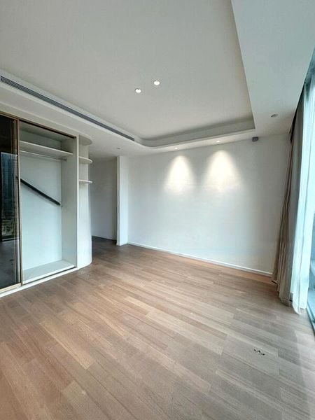 THE MARQ ON PATERSON HILL 11