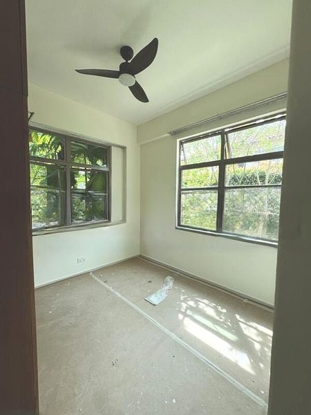 LANDBAY CONDOMINIUM 5