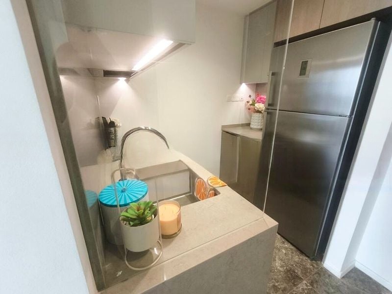 AVENUE SOUTH RESIDENCE 7