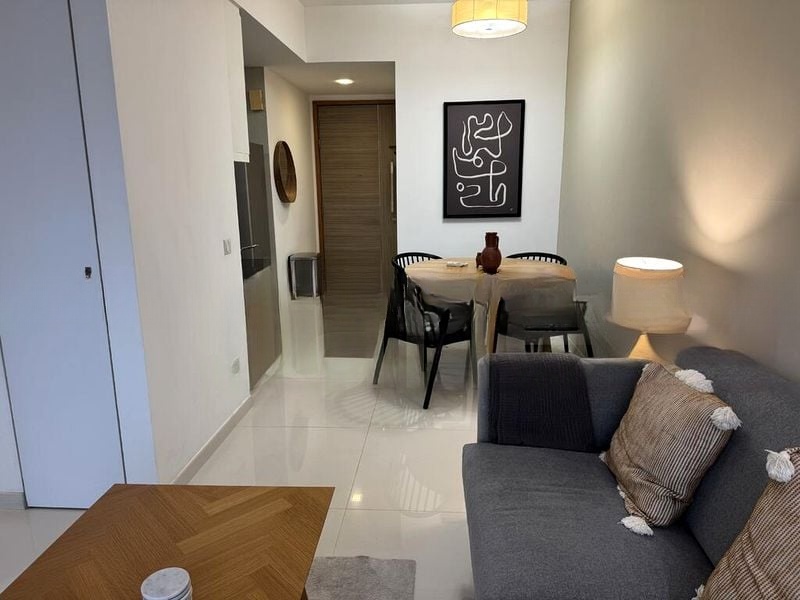 THE METROPOLITAN CONDOMINIUM 5