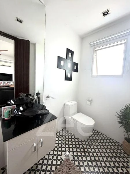 PARBURY HILL CONDOMINIUM 8