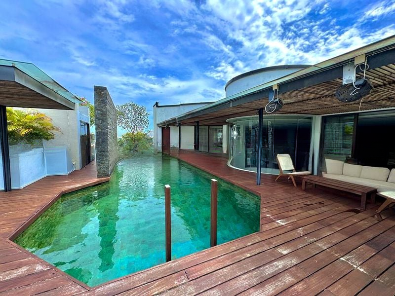 BEVERLY HILL 8