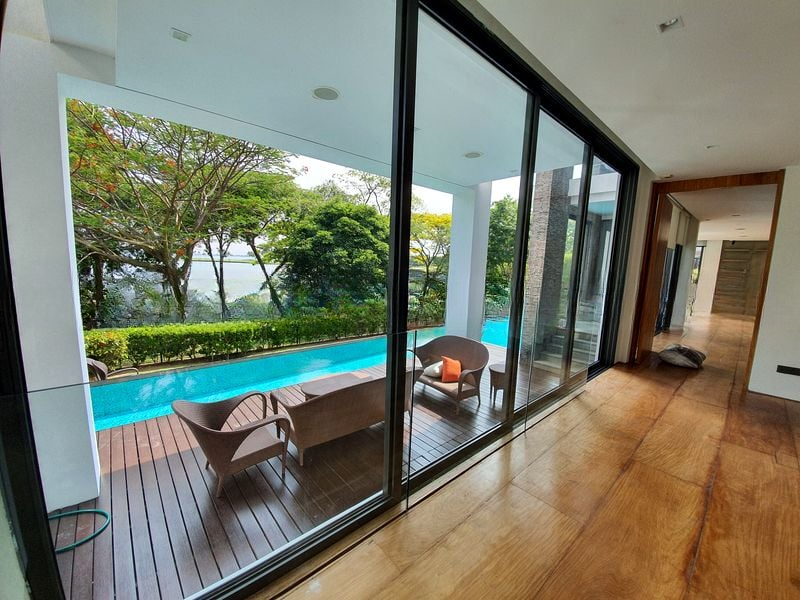 THE BERTH BY THE COVE 12