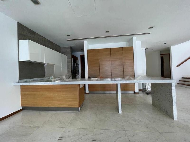 THE REEF AT KING'S DOCK 6