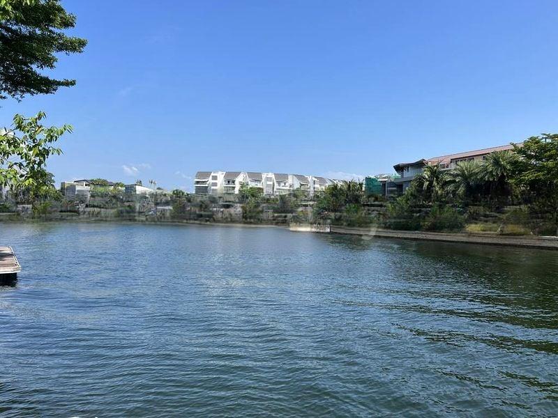 PARADISE ISLAND 6