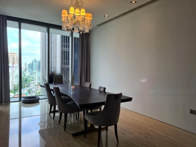 THE MARQ ON PATERSON HILL 4