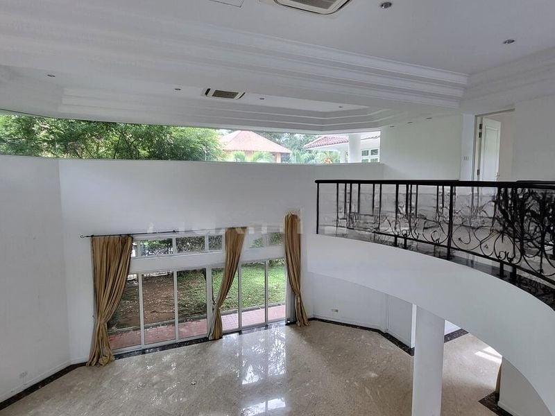 PEIRCE VILLAS 8