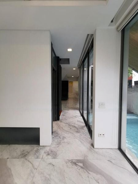 SERENE CENTRE 5