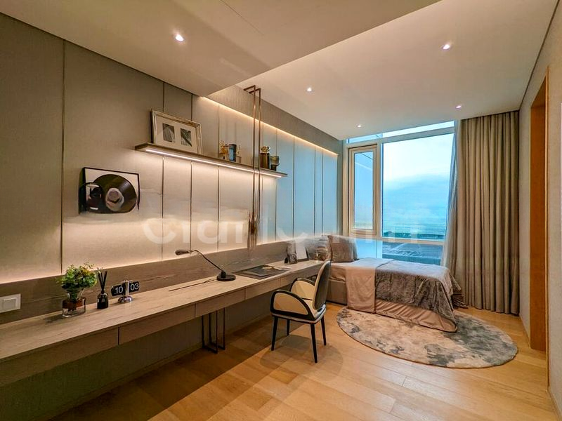 THE TATE RESIDENCES 6