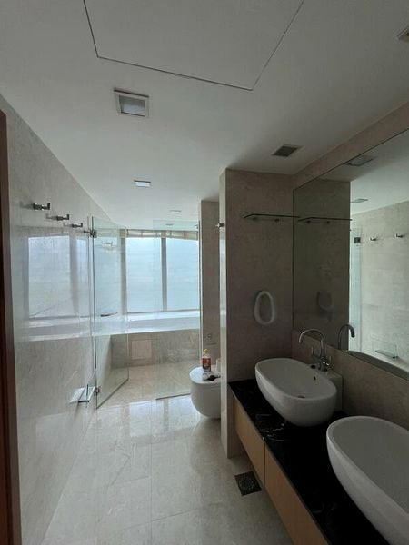 THE BERTHSIDE 8
