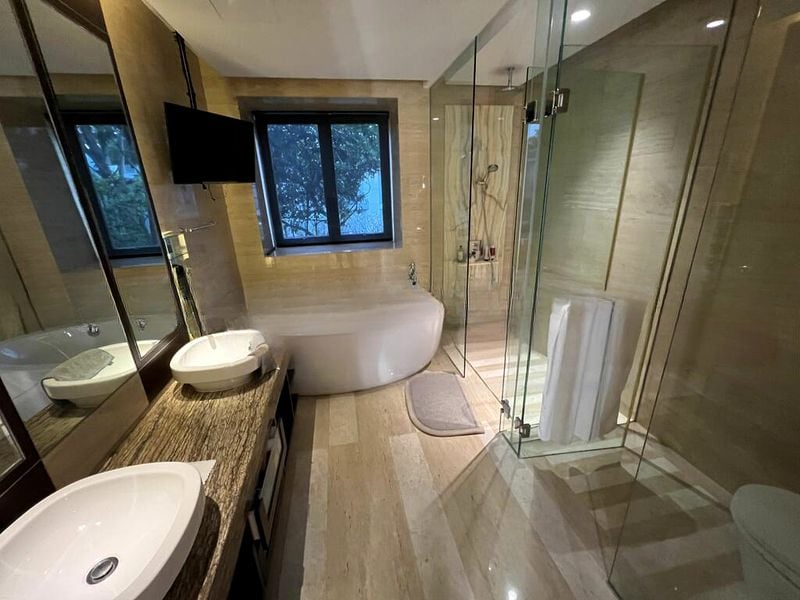 BISHOPSGATE RESIDENCES 1