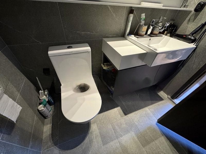 RIVERFRONT RESIDENCES 4