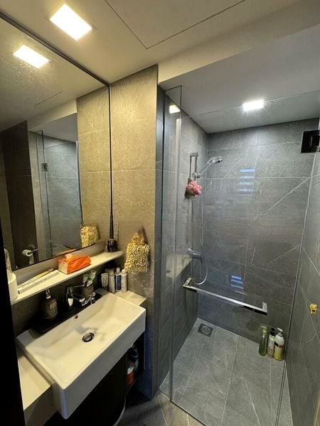 RIVERFRONT RESIDENCES 2