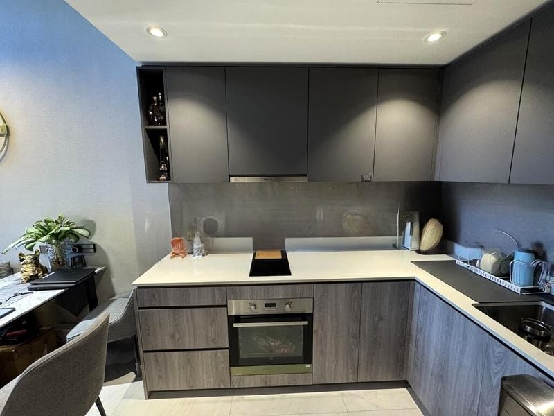 RIVERFRONT RESIDENCES 8