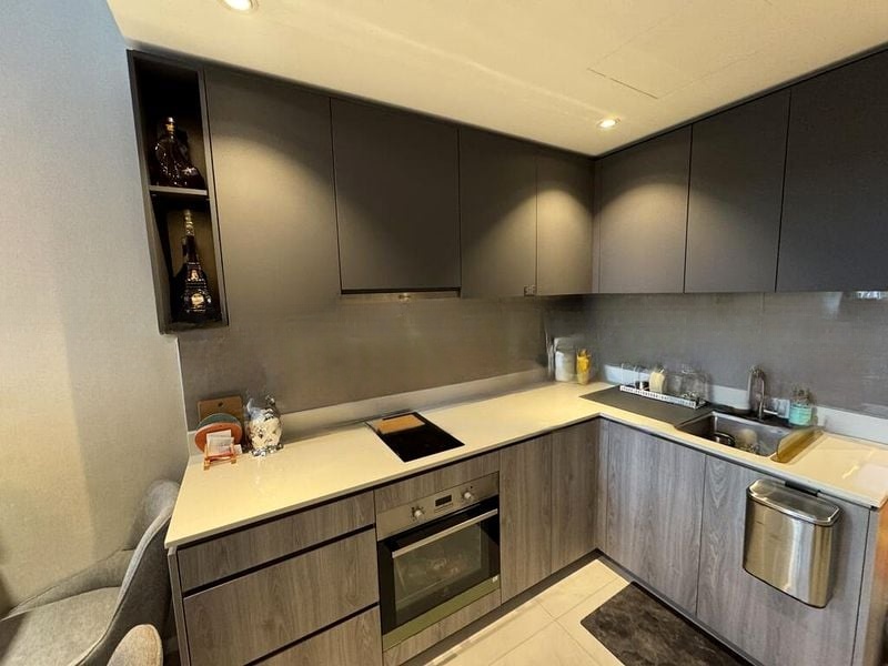 RIVERFRONT RESIDENCES 9