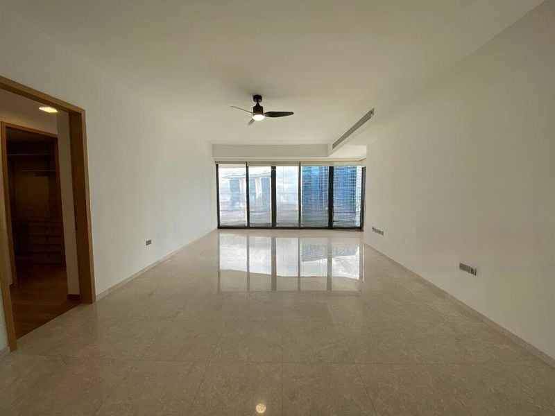 MARINA BAY SUITES 11