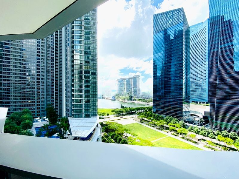 MARINA BAY SUITES 4