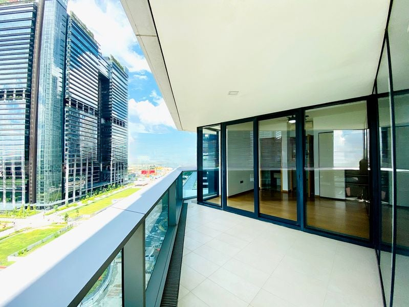 MARINA BAY SUITES 6